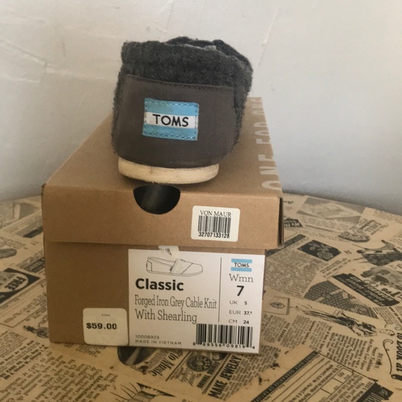 TOMS - Picture 1 of 2